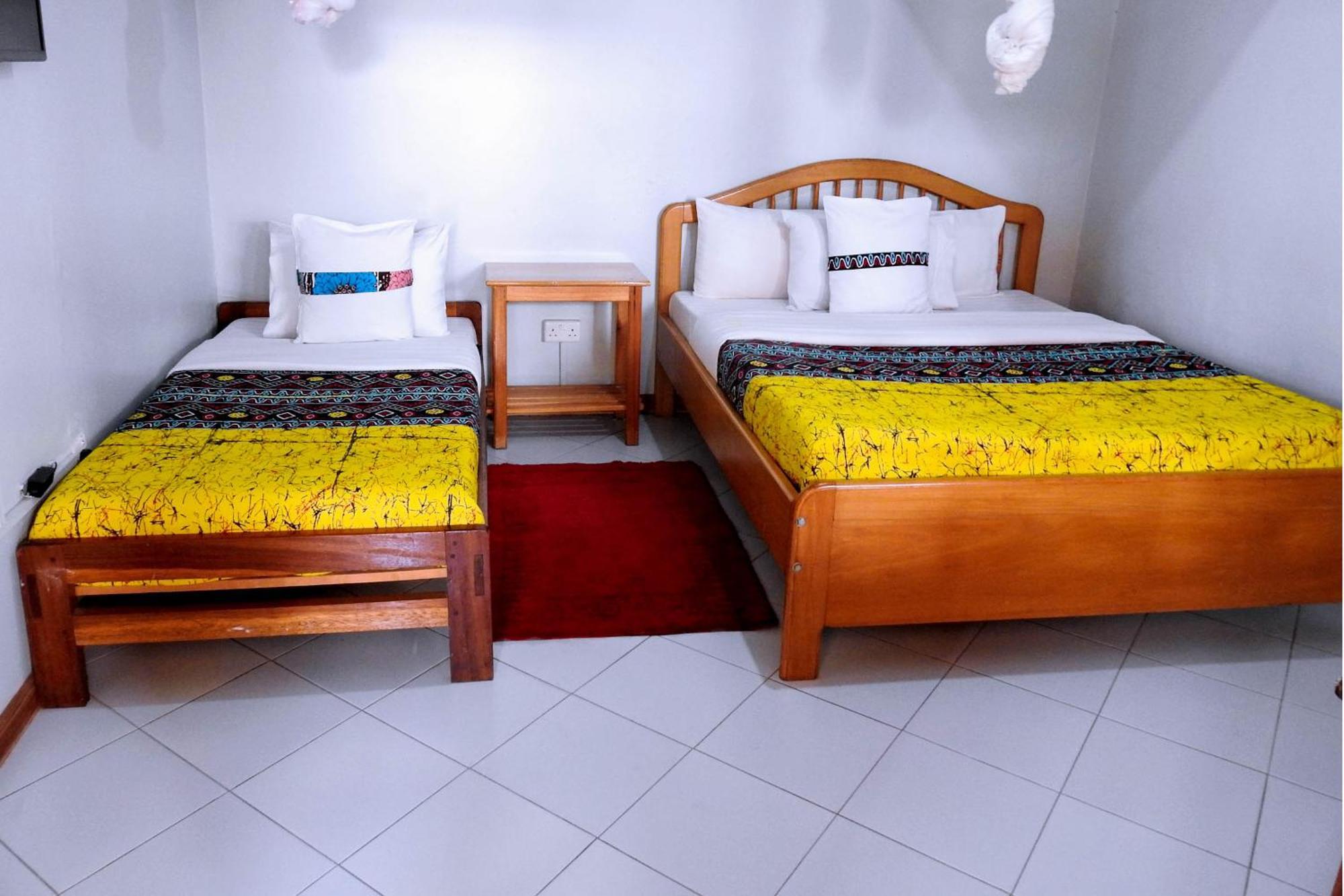 Westend Motel Fort Portal Eksteriør bilde